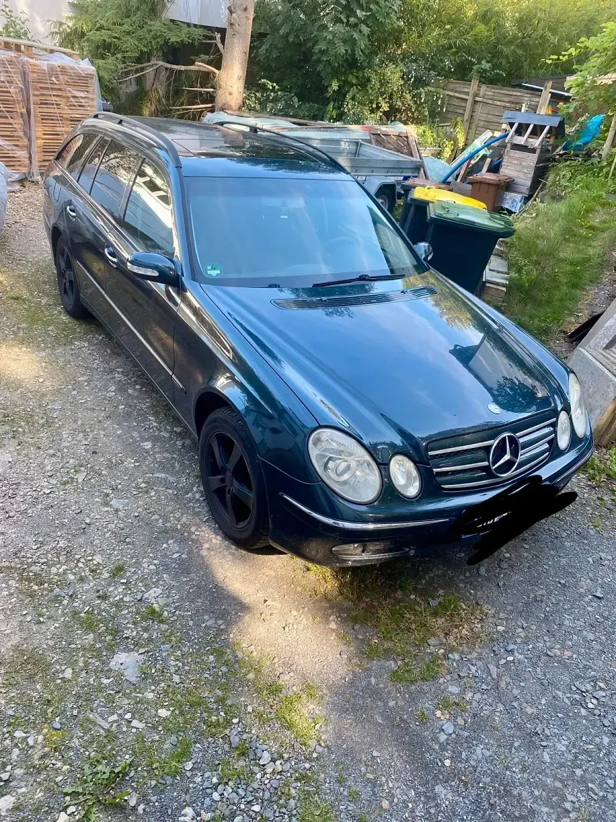 Gebraucht Mercedes E220 150 PS (110 kW) 2004 Schwarz Kombi
