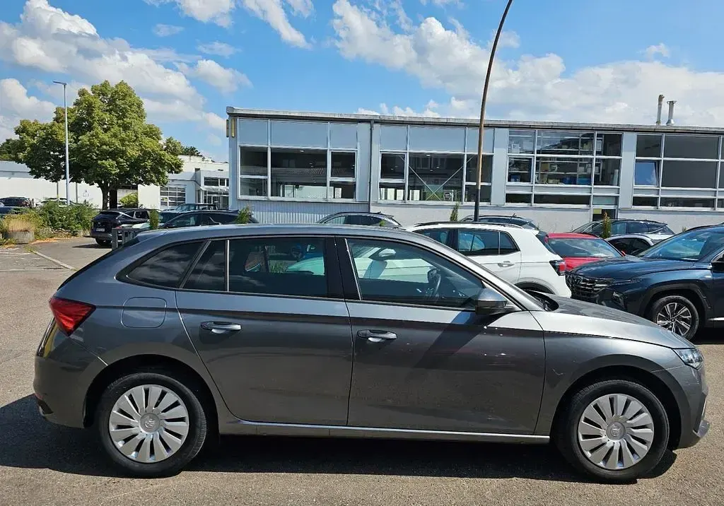 Gebraucht Skoda Scala Drive 95 PS (69 kW) 2025 Grau Kleinwagen