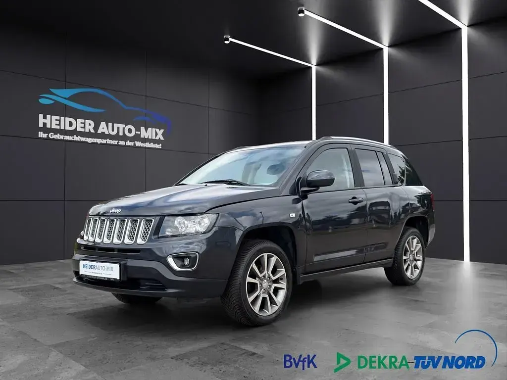 Gebraucht Jeep Compass Limited 163 PS (119 kW) 2015 Grau SUV