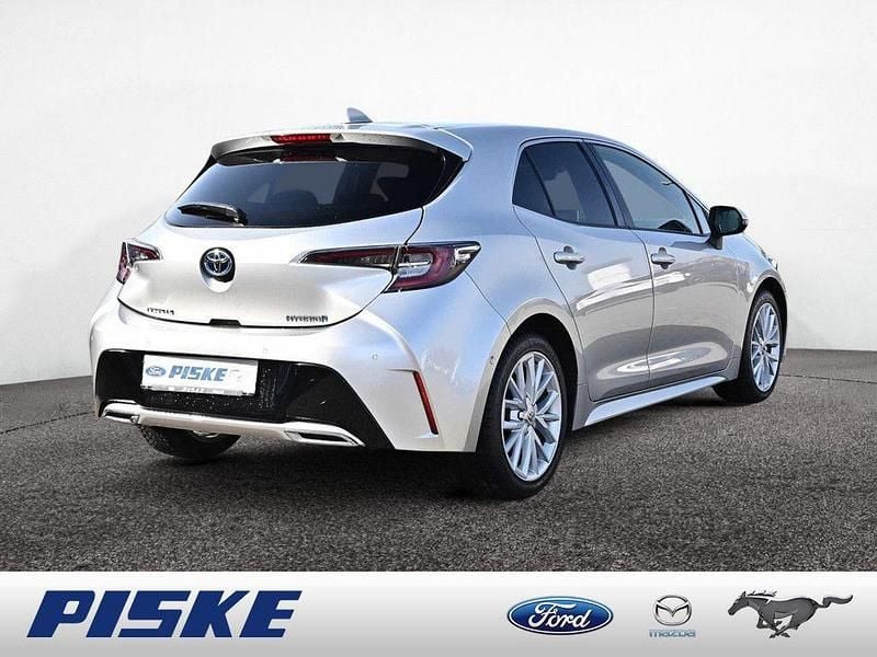 Gebraucht Toyota Corolla Lounge 184 PS (135 kW) 2022 Precious silver Limousine