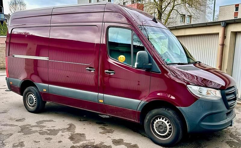 Gebraucht Mercedes Sprinter 143 PS (105 kW) 2019 Rot Van