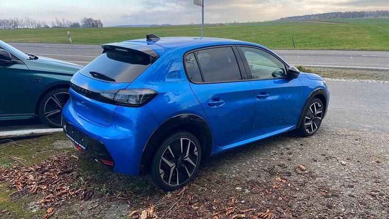 Gebraucht Peugeot 208 GT 101 PS (74 kW) 2024 Blau Kleinwagen