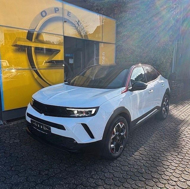Weiß Gebraucht 2022 Opel Mokka-e GS Line SUV | 19.995 € (Etwas zu teuer) - Bild 1/4