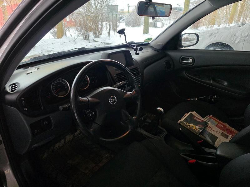 Gebraucht Nissan Almera 116 PS (85 kW) 2006 Silber Kleinwagen