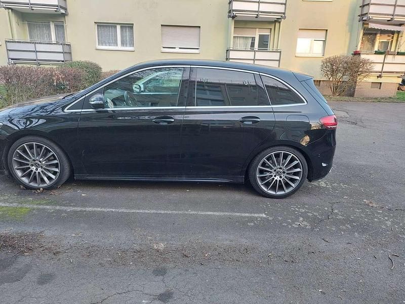 Gebraucht Mercedes B250 AMG line 224 PS (164 kW) 2019 Schwarz Van / Kleinbus
