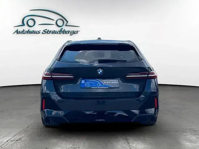 Gebraucht BMW 540 M Sport 303 PS (222 kW) 2025 Grau Kombi