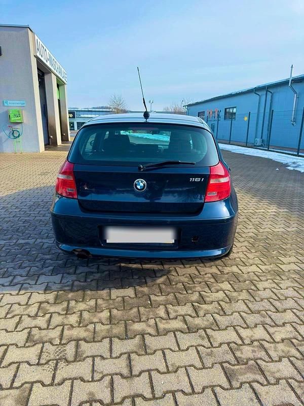 Gebraucht BMW 116 122 PS (89 kW) 2009 Schwarz Kleinwagen