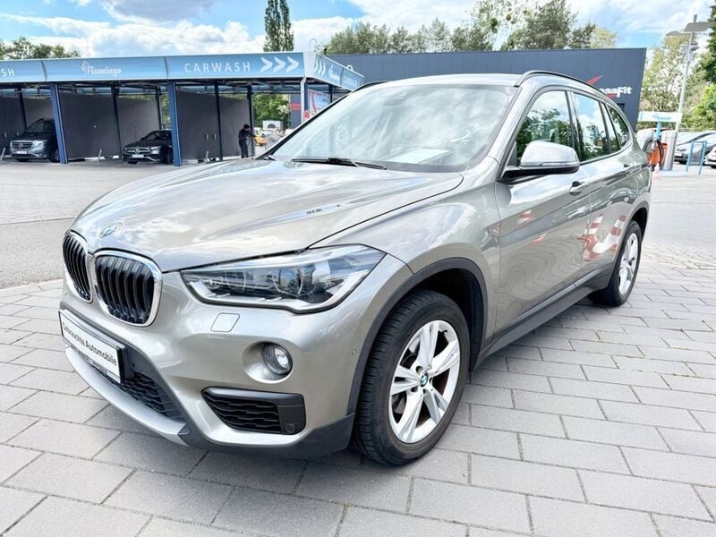 Silber Gebraucht 2017 BMW X1 Advantage SUV | 14.499 € (Superpreis) - Bild 1/4