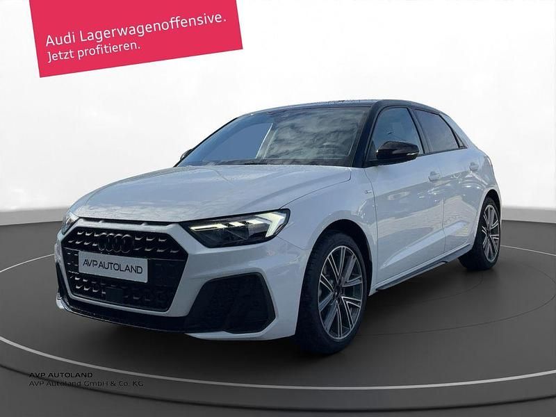 Gletscherweiss metallic Neu 2025 Audi A1 Sportback Sport Kleinwagen | 29.840 € (Fairer Preis) - Bild 1/4