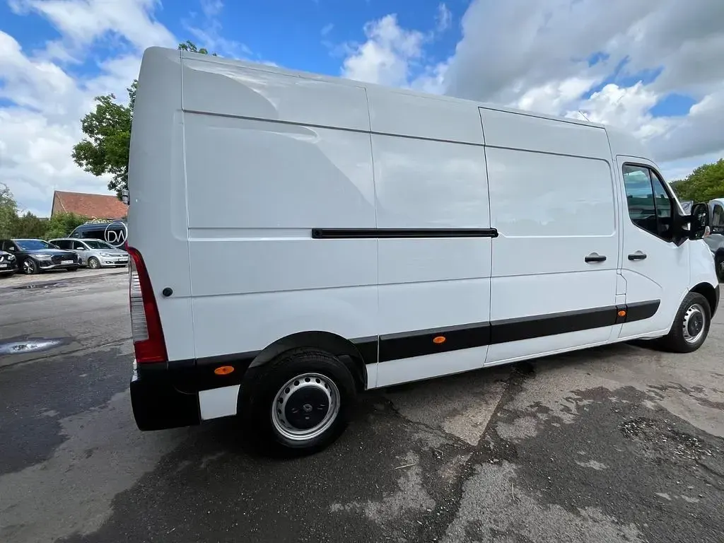Gebraucht Renault Master 131 PS (96 kW) 2019 Weiß Van / Kleinbus