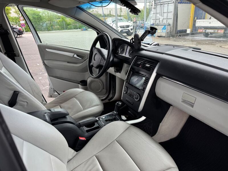 Silber Gebraucht 2005 Mercedes 200 Van / Kleinbus | 3.500 € (Superpreis) - Bild 1/4