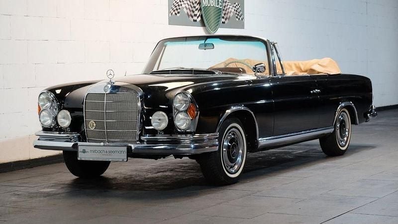 Schwarz Gebraucht 1963 Mercedes W111 SE Cabrio | 119.000 € - Bild 1/4
