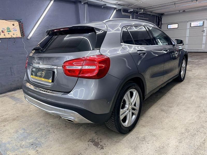 Gebraucht Mercedes GLA200 156 PS (114 kW) 2015 Grau SUV