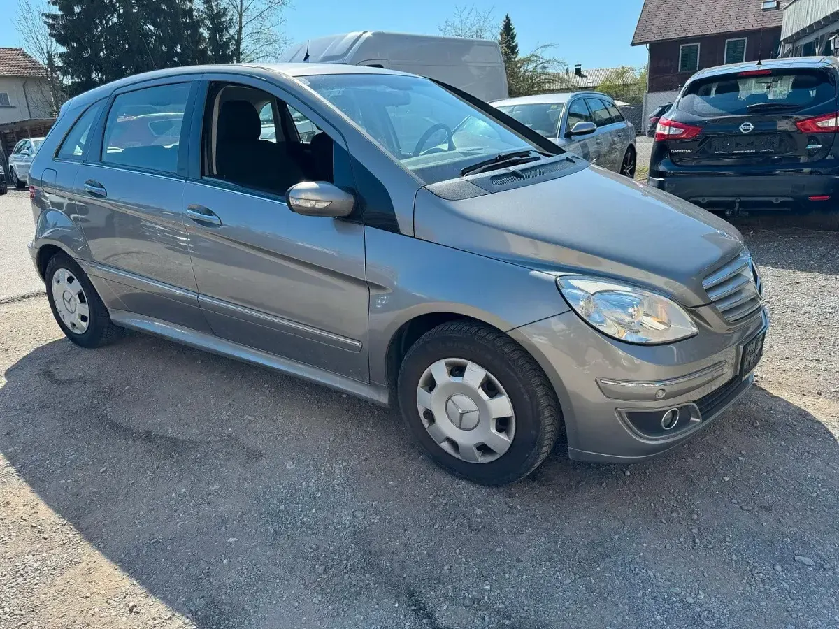 Gebraucht Mercedes B170 85 PS (62 kW) 2006 Grau Van / Kleinbus