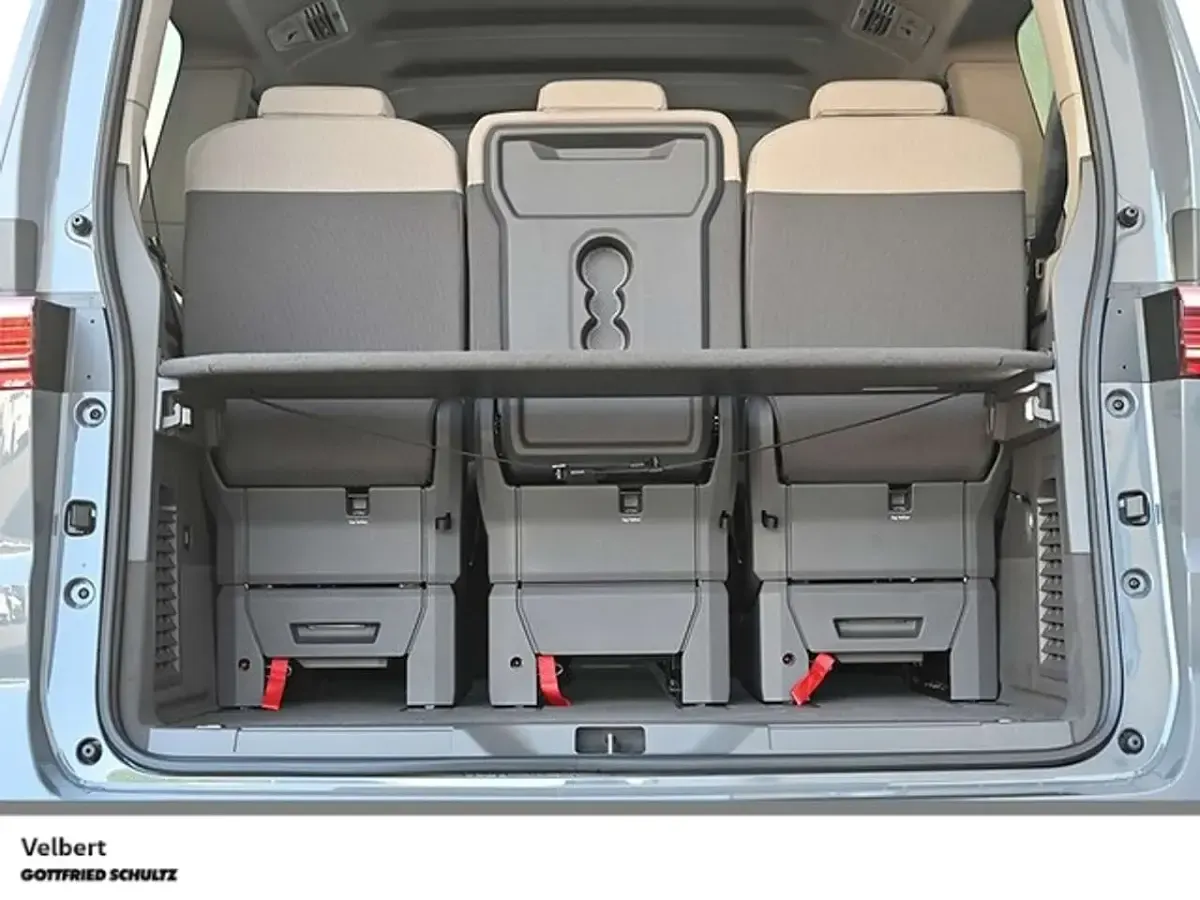 Gebraucht VW Multivan Life 150 PS (110 kW) 2026 Pure grey Van / Kleinbus