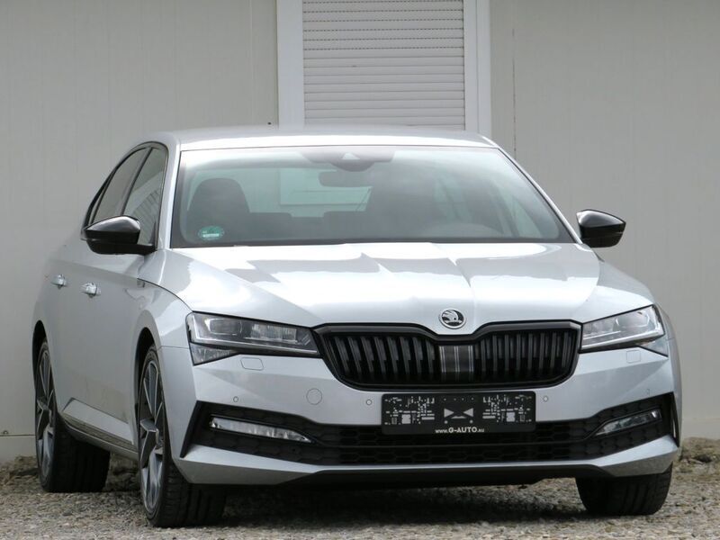 Brilliantsilber metallic Gebraucht 2019 Skoda Superb SportLine Limousine | 25.490 € (Guter Preis) - Bild 1/4