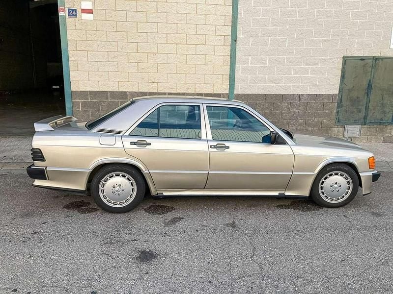 Gebraucht Mercedes 190 185 PS (136 kW) 1985 Beige Limousine