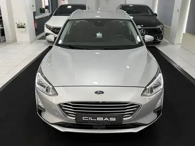 Gebraucht Ford Focus Cool & Connect 120 PS (88 kW) 2021 Polarsilber metallic Kombi