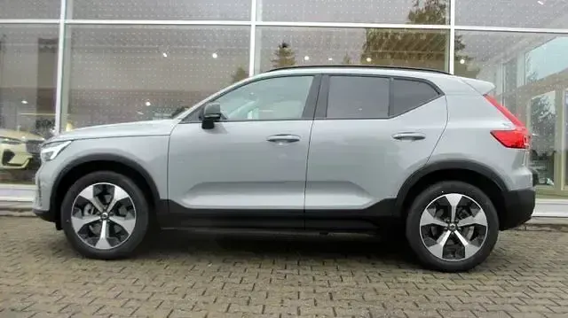 Gebraucht Volvo XC40 Plus 163 PS (119 kW) 2025 Grau SUV