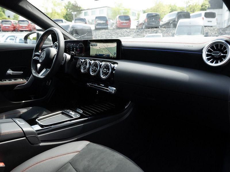 Gebraucht Mercedes CLA220 AMG 190 PS (139 kW) 2024 Grau metalliclack mountaingrau Limousine