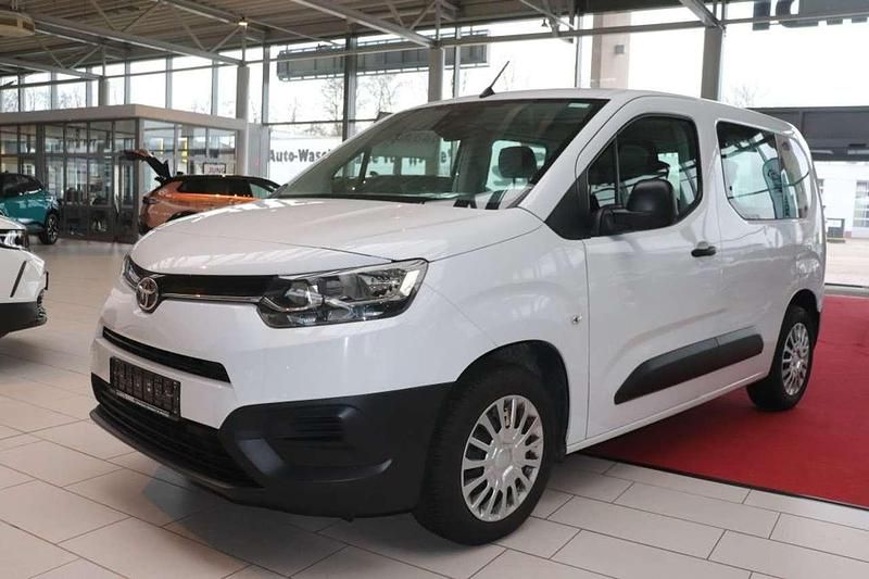Weiß Gebraucht 2023 Toyota Proace Verso City Kombi | 17.690 € - Bild 1/2