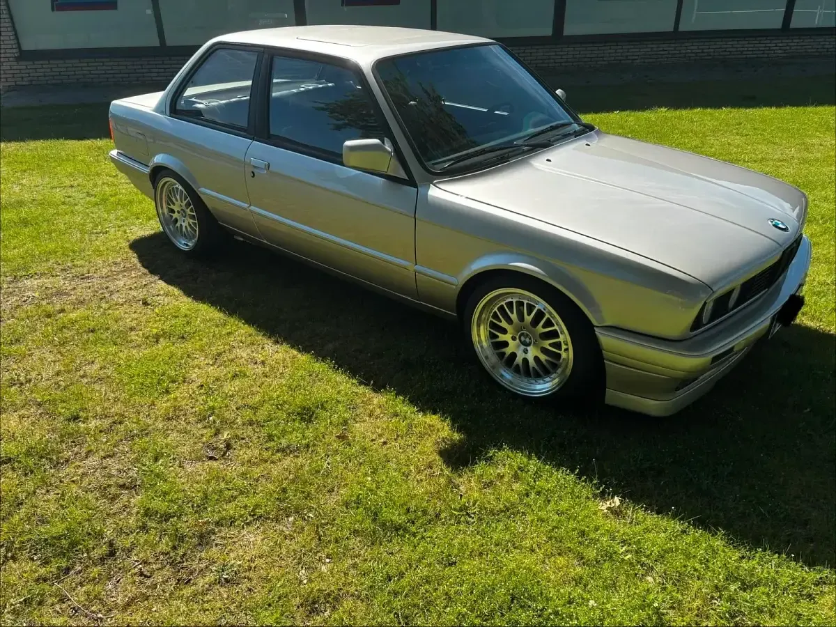 Gebraucht BMW 325 200 PS (147 kW) 1988 Gold Coupé