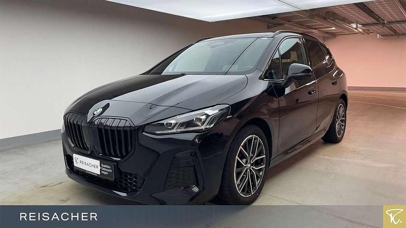 Gebraucht BMW 220 Active Tourer M Sport 204 PS (150 kW) 2022 Saphirschwarz metallic Van / Kleinbus