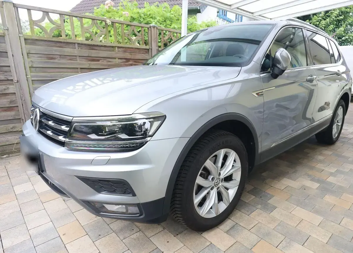 Gebraucht VW Tiguan Allspace Highline 200 PS (147 kW) 2020 Silber SUV