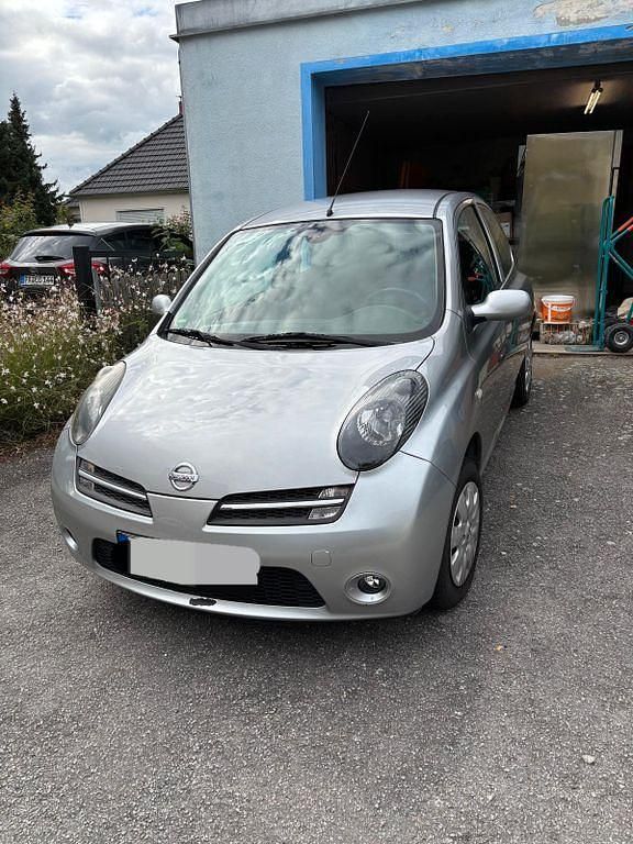Grau Gebraucht 2005 Nissan Micra Kleinwagen | 2.300 € (Etwas zu teuer) - Bild 1/4