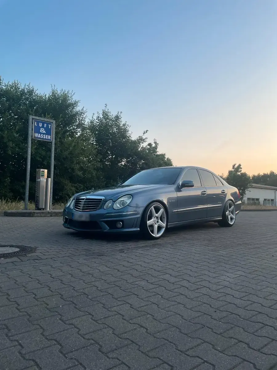 Gebraucht Mercedes E500 AMG 306 PS (225 kW) 2002 Blau Limousine