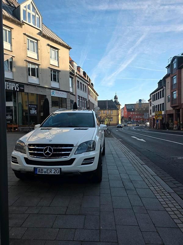 Gebraucht Mercedes ML300 204 PS (150 kW) 2011 Weiß SUV