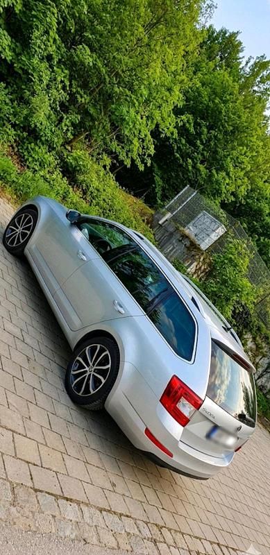 Gebraucht Skoda Octavia 179 PS (131 kW) 2013 Silber Kombi