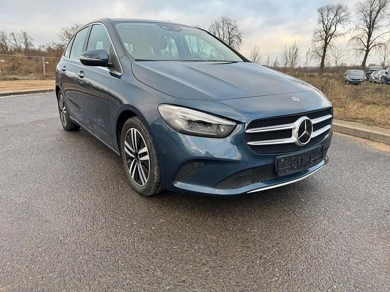 Gebraucht Mercedes B200 163 PS (119 kW) 2021 Blau Van / Kleinbus