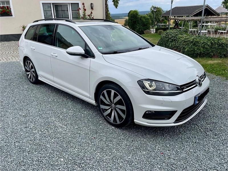 Weiß Gebraucht 2016 VW Golf VII Highline Kombi | 14.999 € (Fairer Preis) - Bild 1/4