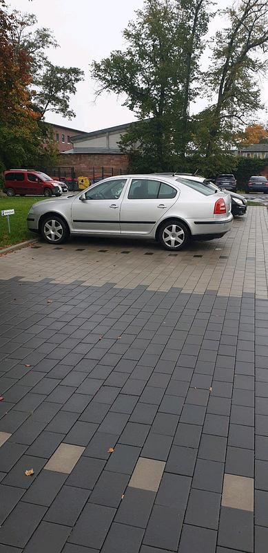 Silber Gebraucht 2006 Skoda Octavia Limousine | 2.750 € (Fairer Preis) - Bild 1/4