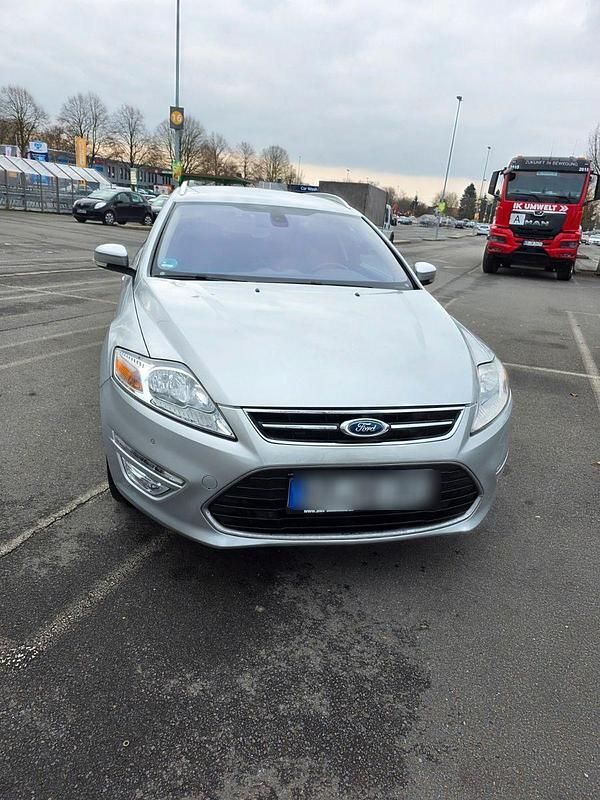 Gebraucht Ford Mondeo Titanium 163 PS (119 kW) 2014 Silber Kombi