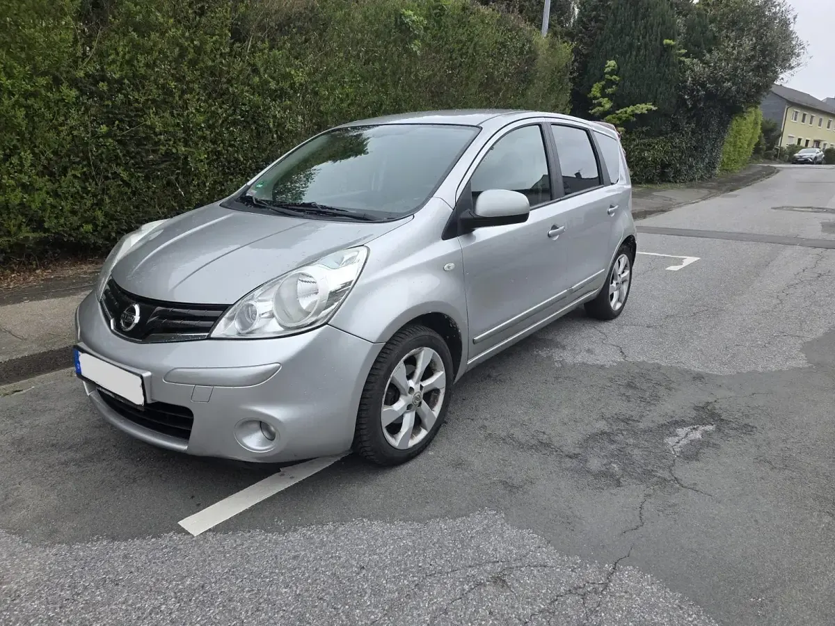 Gebraucht Nissan Note 88 PS (64 kW) 2010 Silber Kleinwagen