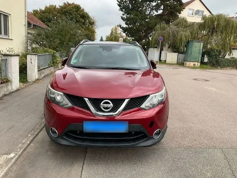 Gebraucht Nissan Qashqai Tekna 131 PS (96 kW) 2016 Rot SUV
