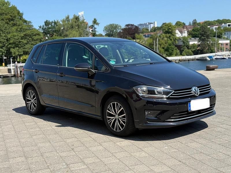 Schwarz Gebraucht 2016 VW Golf VII Allstar Kombi | 8.990 € (Fairer Preis) - Bild 1/4