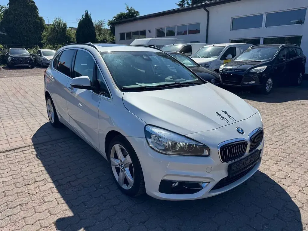 Gebraucht BMW 225 Active Tourer Luxury Line 231 PS (169 kW) 2015 Weiß Van / Kleinbus