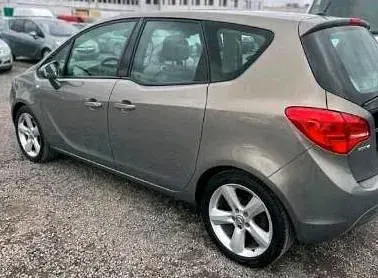 Gebraucht Opel Meriva 120 PS (88 kW) 2010 Van / Kleinbus