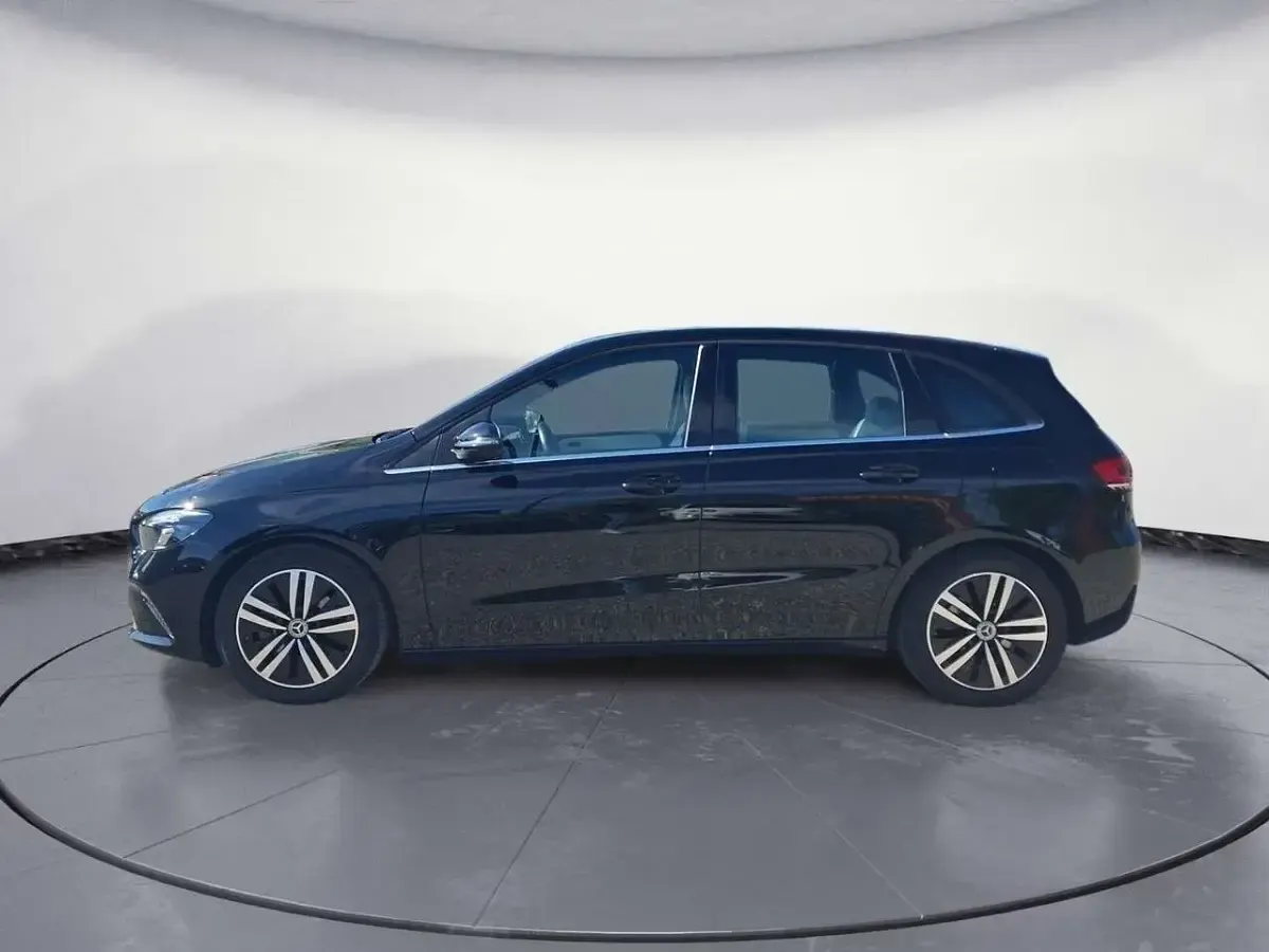 Gebraucht Mercedes B200 Style 163 PS (119 kW) 2021 Schwarz Kleinwagen