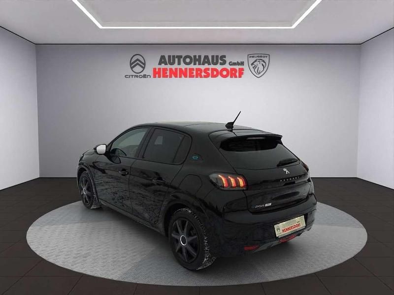 Gebraucht Peugeot e-208 GTi 100 kW (136 PS) 2023 Perla schwarz metallic Kleinwagen