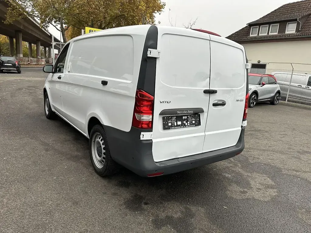 Gebraucht Mercedes Vito 163 PS (119 kW) 2021 Arktikweiss Van