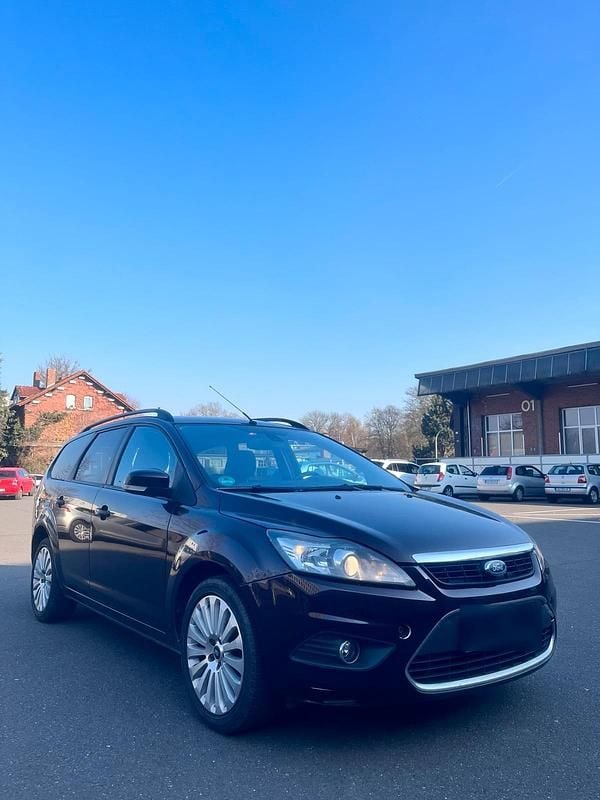 Gebraucht Ford Focus Titanium 125 PS (91 kW) 2009 Braun Kombi