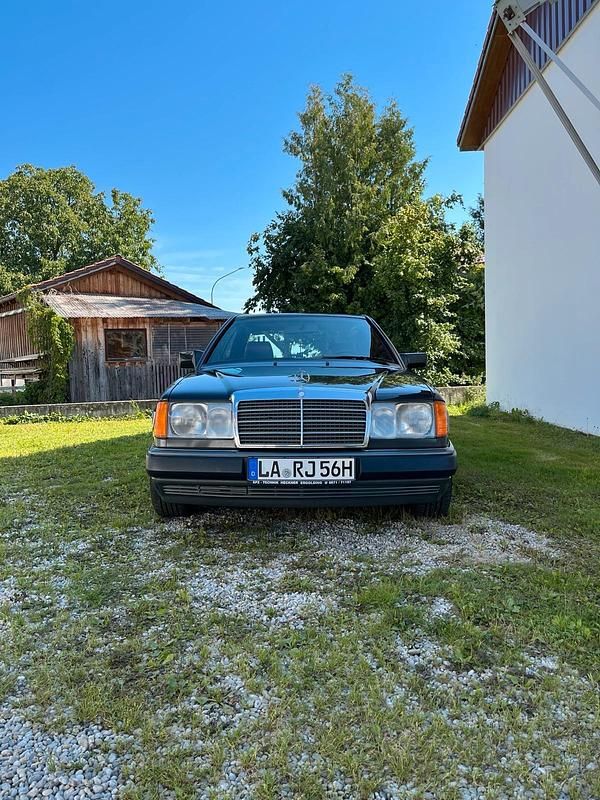 Second-hand Mercedes E300 179 CP (131 kW) 1990 Gri Coupe