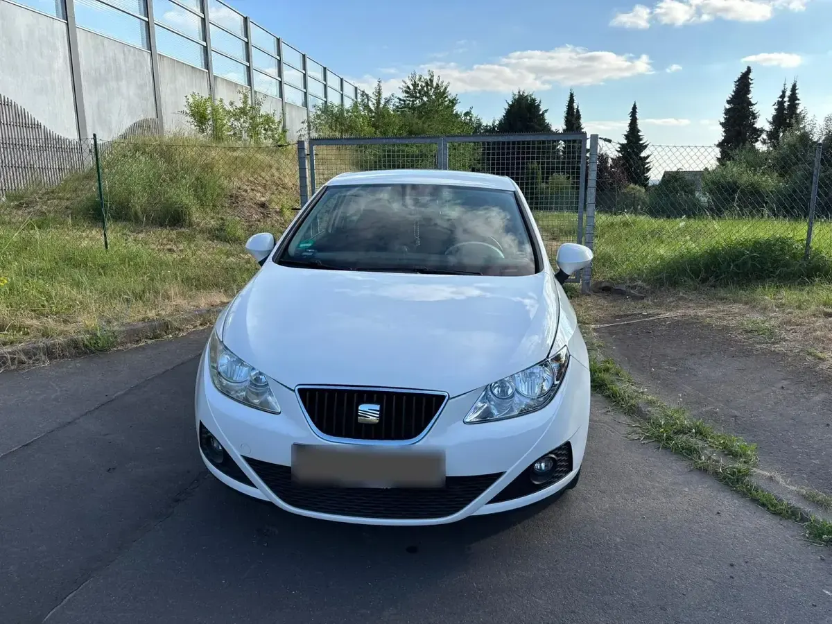Gebraucht Seat Ibiza 86 PS (63 kW) 2010 Weiß Kleinwagen