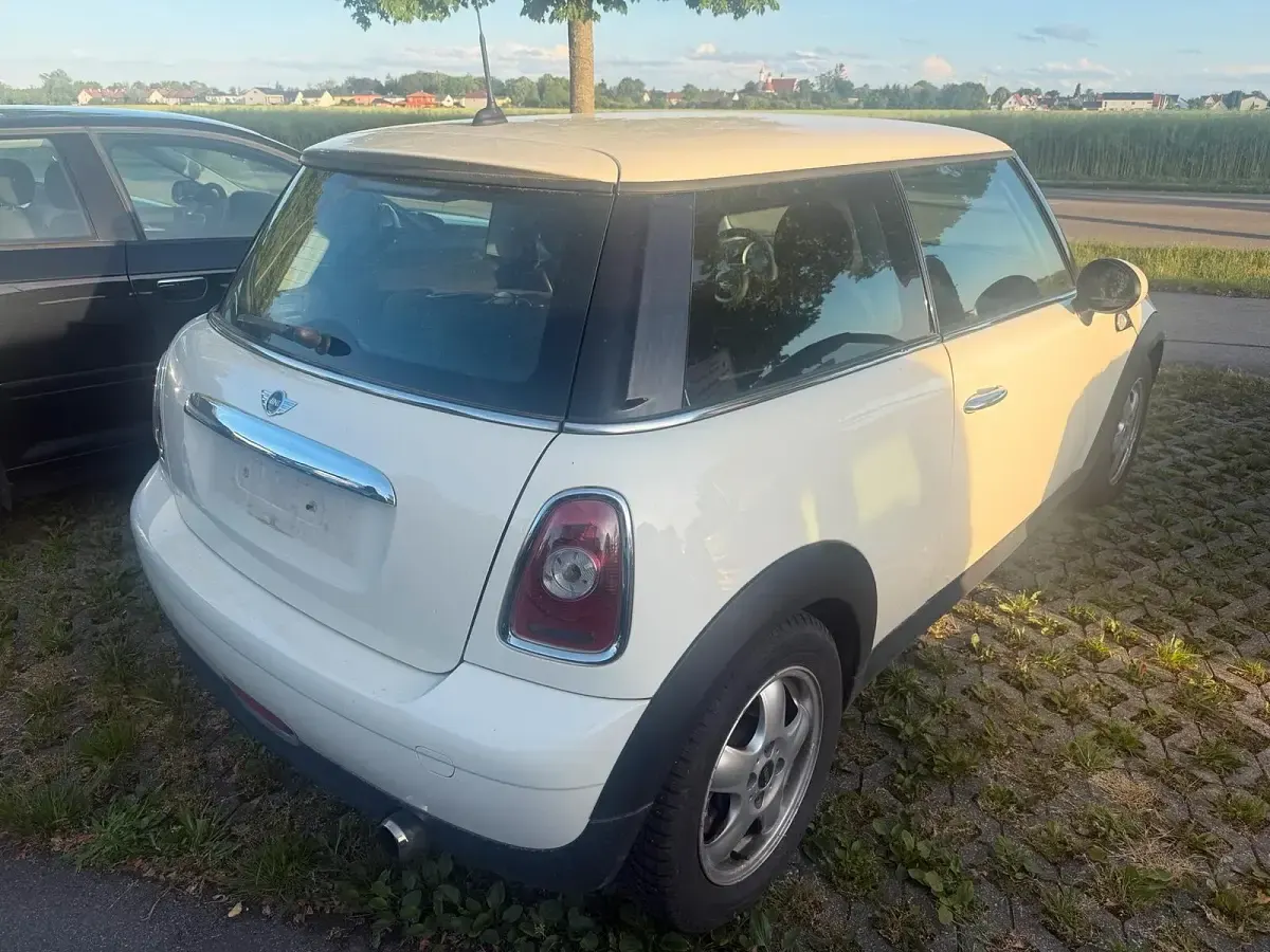 Gebraucht Mini ONE 75 PS (55 kW) 2010 Weiß Kleinwagen