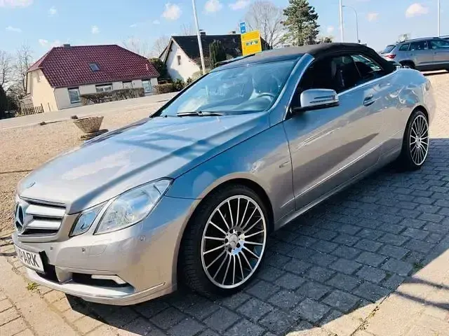 Second-hand Mercedes E250 204 CP (150 kW) 2010 Argintiu Cabrio