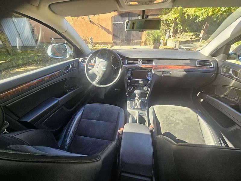 Gebraucht Skoda Superb Elegance 260 PS (191 kW) 2011 Grau Kombi